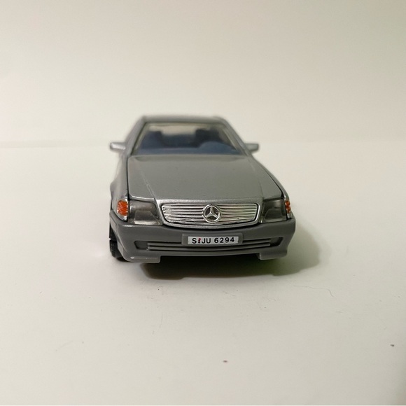 Matchbox Super Kings Mercedes Benz 500 SL - Picture 2 of 10